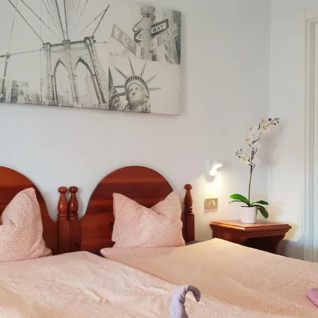 Beachfront No 3 With Fantastic Sea-view, Heated Pool, Close To The Sea Apartment *