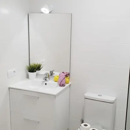 公寓 Beachfront No 3 With Fantastic Sea-view, Heated Pool, Close To The Sea *