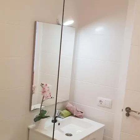Beachfront No 3 With Fantastic Sea-view, Heated Pool, Close To The Sea 公寓
